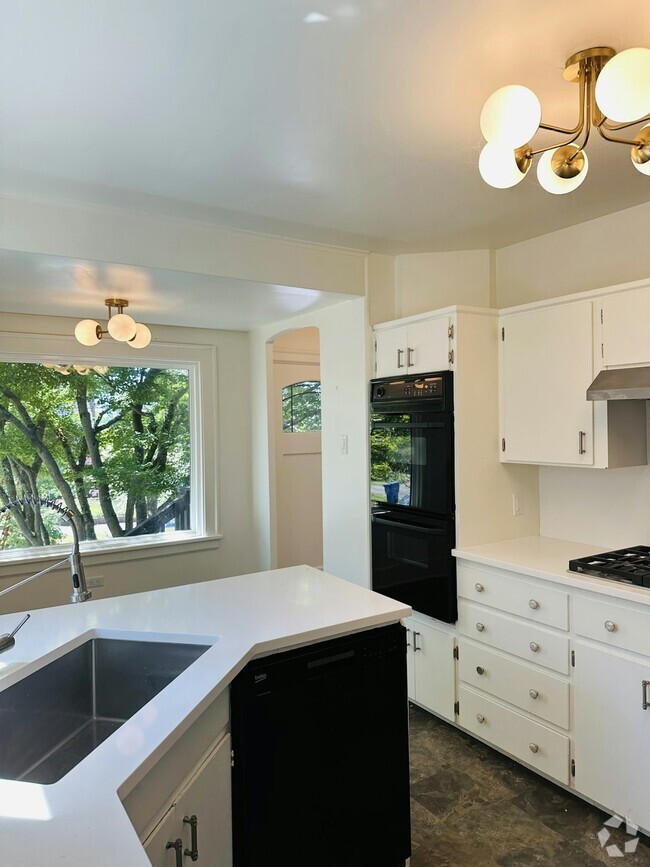 Building Photo - 942 NW 58th St Rental