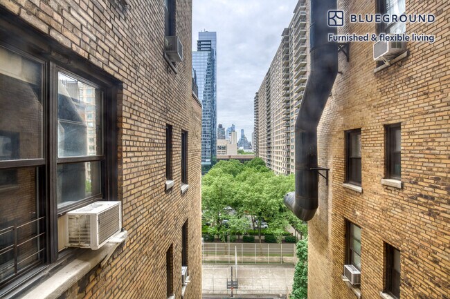 Photo - 210 W 70th St Unidad FL9-ID166