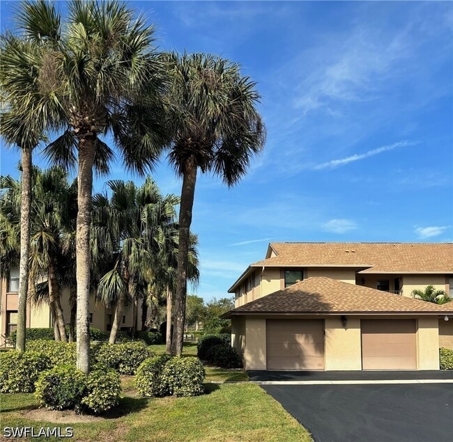 Building Photo - 513 Lake Louise Cir Unit 101