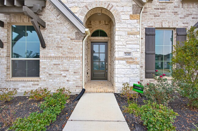 Photo - 26310 Meadow Bliss Wy