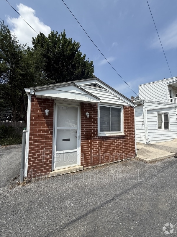 Building Photo - 129 S 5th St Rental