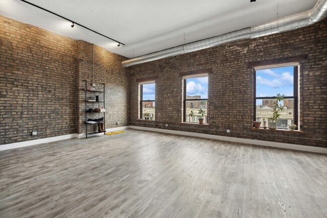 Photo - 1572 N Milwaukee Ave Unit F