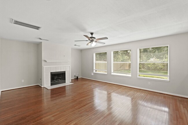 Photo - 2922 Glencullen Ln