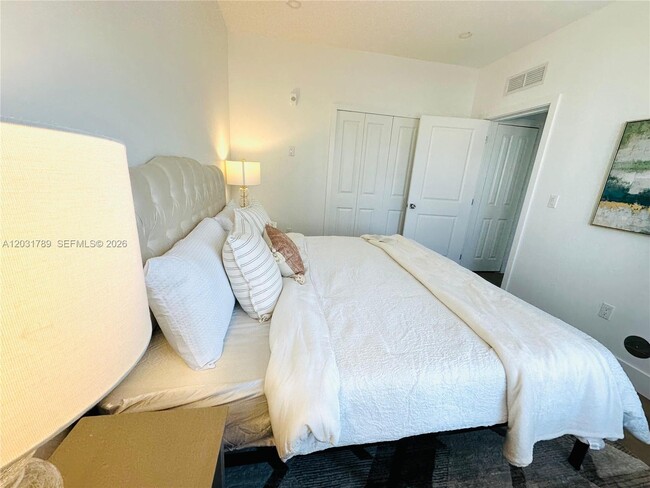 Photo - 1619 Jefferson Ave Unit 303