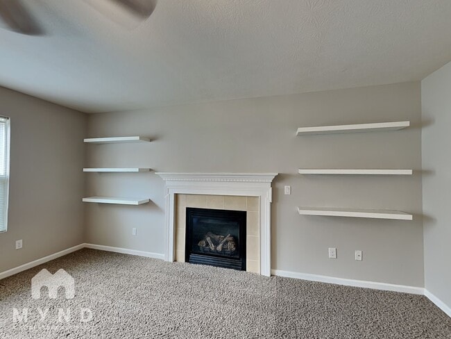 Photo - 335 Cloverhill Dr