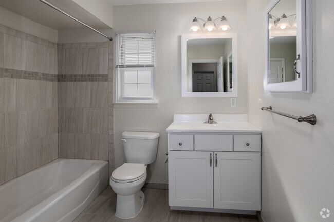 1BR, 1BA - 1,000SF - Bathroom