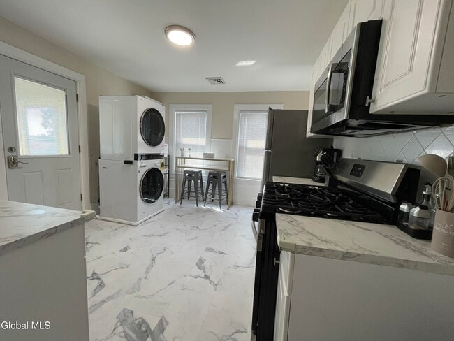 Photo - 130 Woodlawn Ave