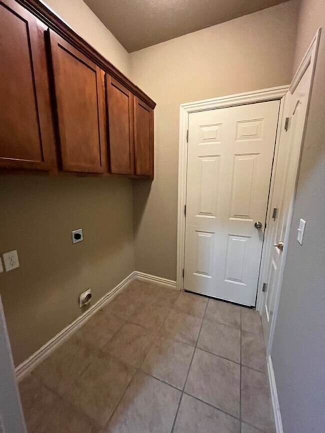 Photo - Great Location in Springdale!