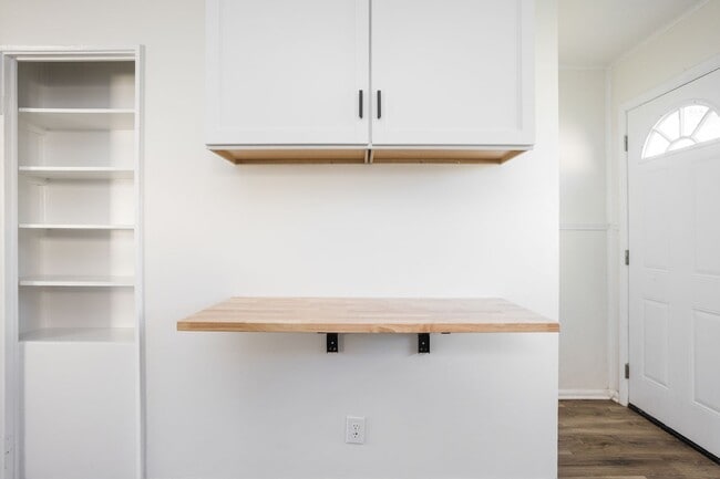 Photo - Newly Renovated 2 bed 1 bath unit.
