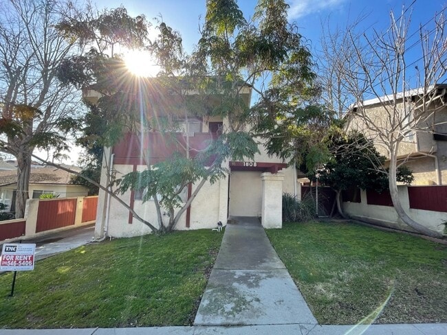 Photo - 1808 Huntington Ln House