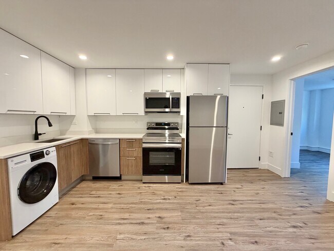 Photo - 940 W Carmen Ave Unit 1