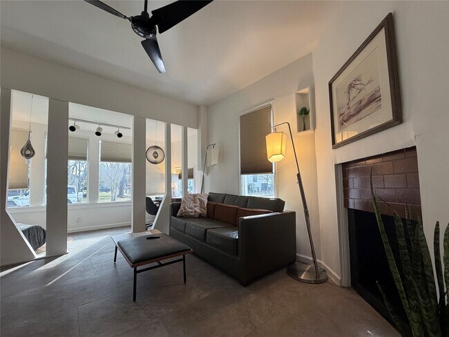 Photo - 318 Hyde Park Blvd Unidad A