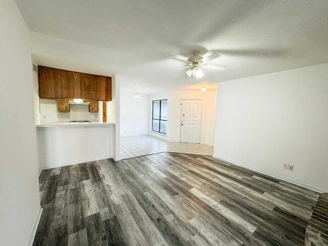 Photo - 109 Waterford Dr