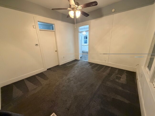 Photo - 1120 W 4th St
