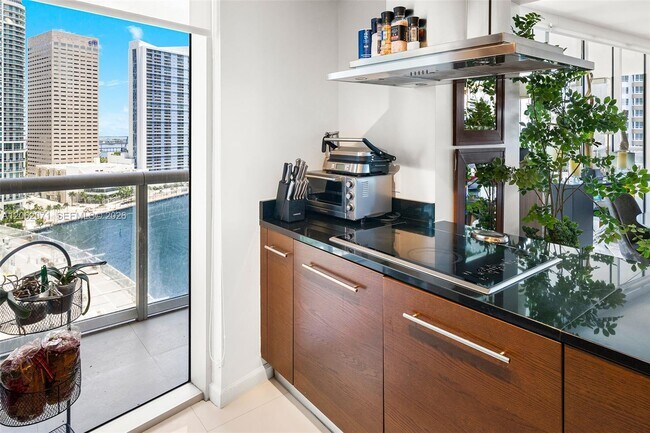 Photo - 495 Brickell Ave Unidad 1802