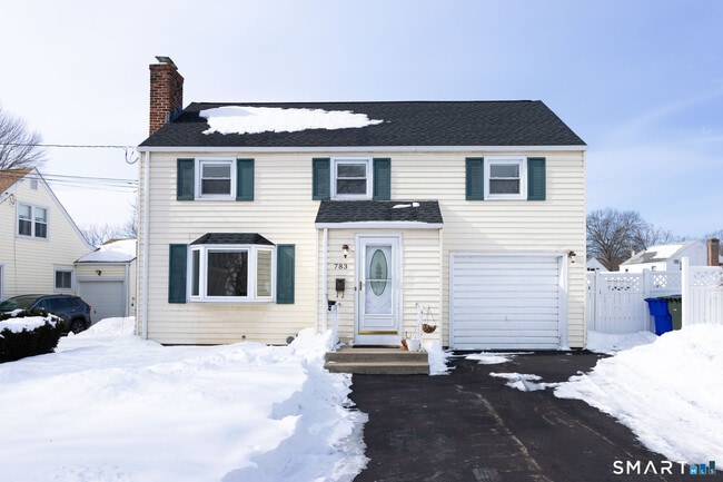 Building Photo - 783 Quaker Ln S