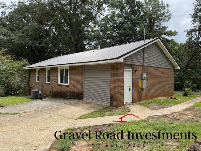 Photo - 1302 Crescent Ridge Rd NE