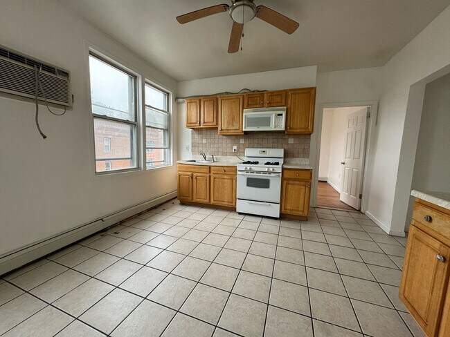 Building Photo - 8 Rutgers Ave Unit 5 Rental