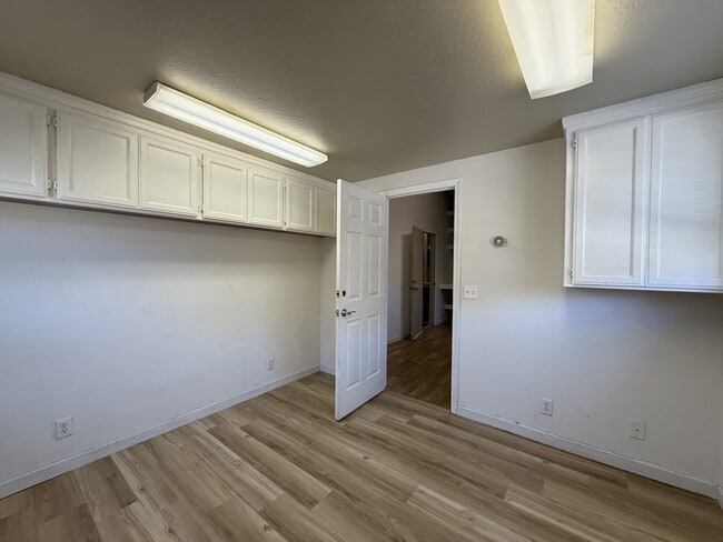 Photo - 1331 W 8th Ave