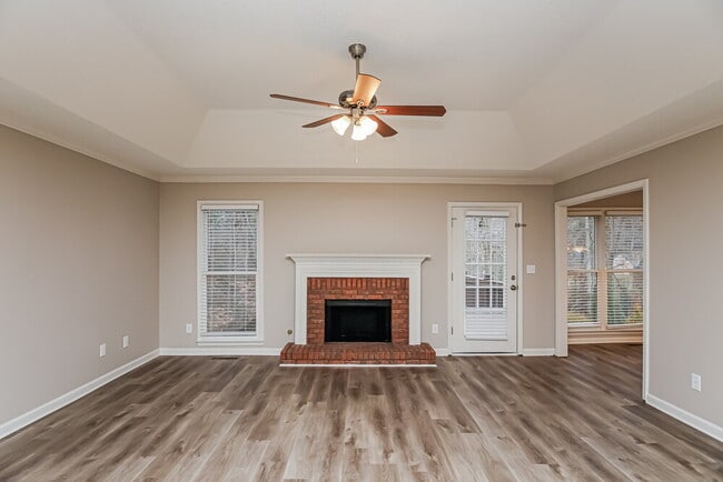 Photo - 115 Creekside Dr