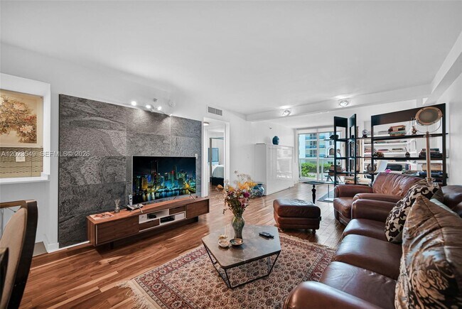 Photo - 2401 Collins Ave Unit 504