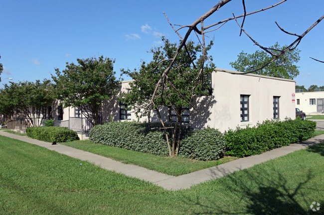 Photo - Cedar Springs Place