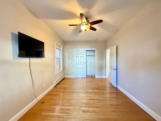 Photo - 512 E 3rd St Unidad 1