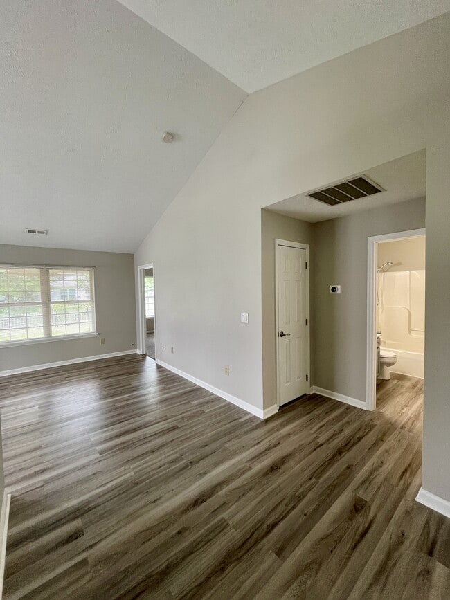 Photo - 114 Warner Dr