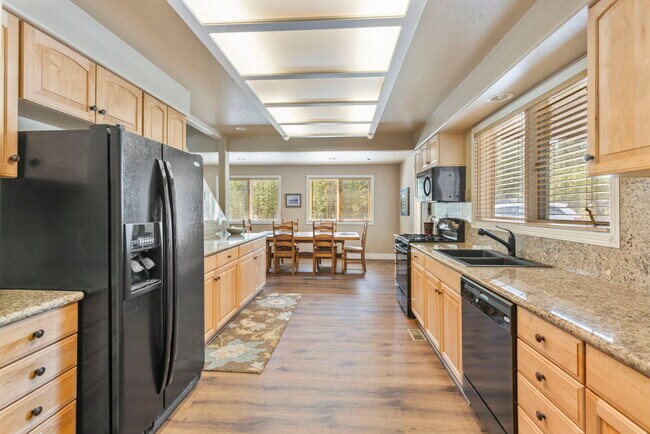 Photo - 34 Lone Hand Way