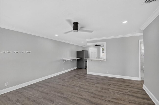 Building Photo - 824 Bayberry Dr Unit Front
