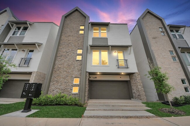 Photo - 783 Mansfield St