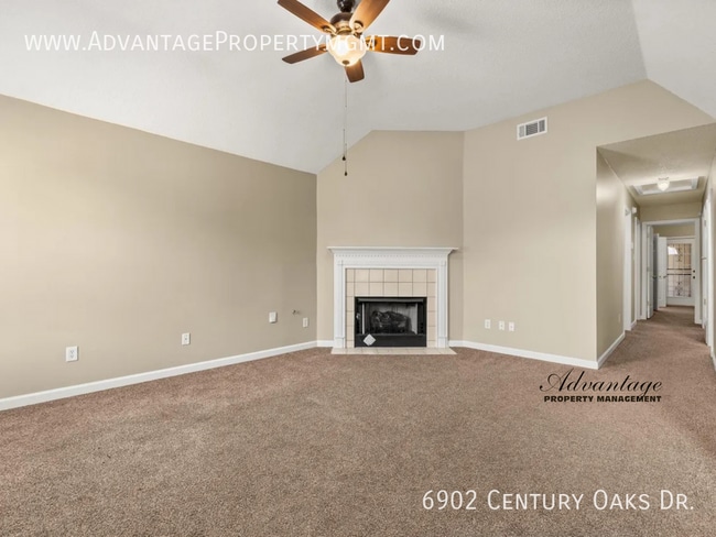 Photo - 6902 Century Oaks Dr