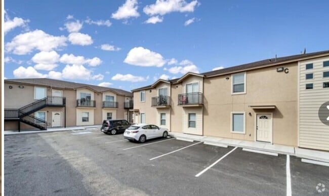 Building Photo - Center Way Apartments 2BDR - 1 BATH Unit I