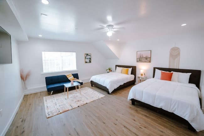 Photo - 5648 Berkshire Dr Unidad 5646-A