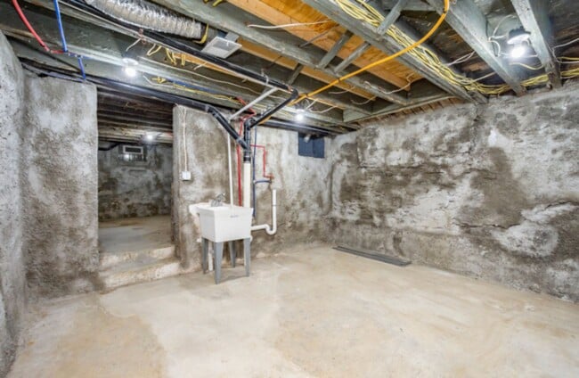 Photo - 3 Bedroom 1.5 Bath - Pittsburgh