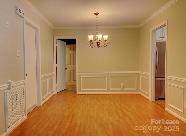 Photo - 6412 Tomahawk Ln