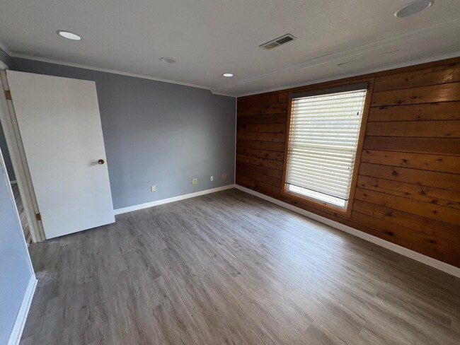 Photo - 661 Reynoldswood Rd Unit 1