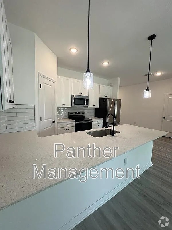 Building Photo - 1158 Melville Rd Rental