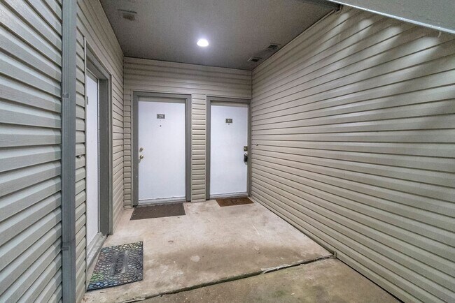 Photo - 9707 Richmond Ave. Unit 31