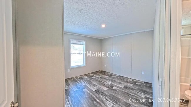 Photo - 111 H St