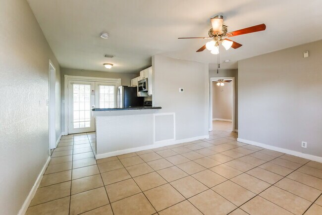 Photo - 2520 NE 7th Terrace
