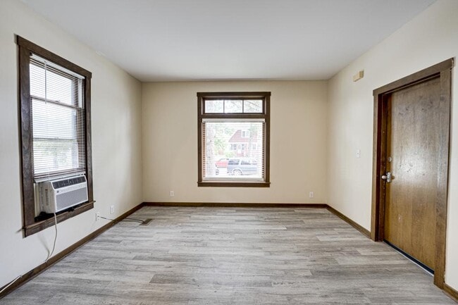 Photo - 451 Marion Ave