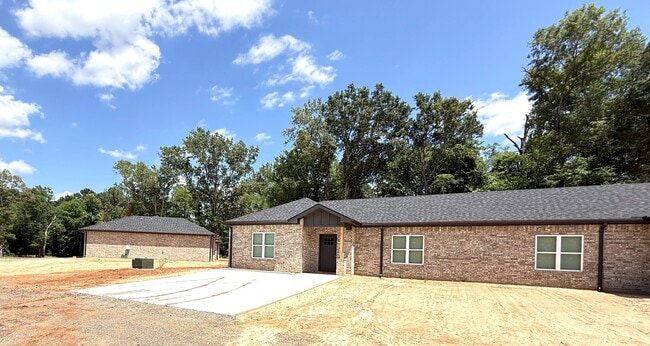 Building Photo - 20084 County Rd 2142