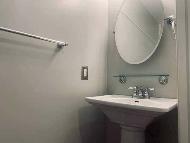 Photo - 6520 Landing Way