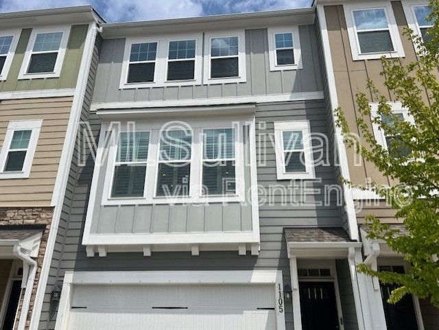 Photo - 1105 Commack Dr