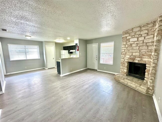 Photo - 9808 Roxanna Dr
