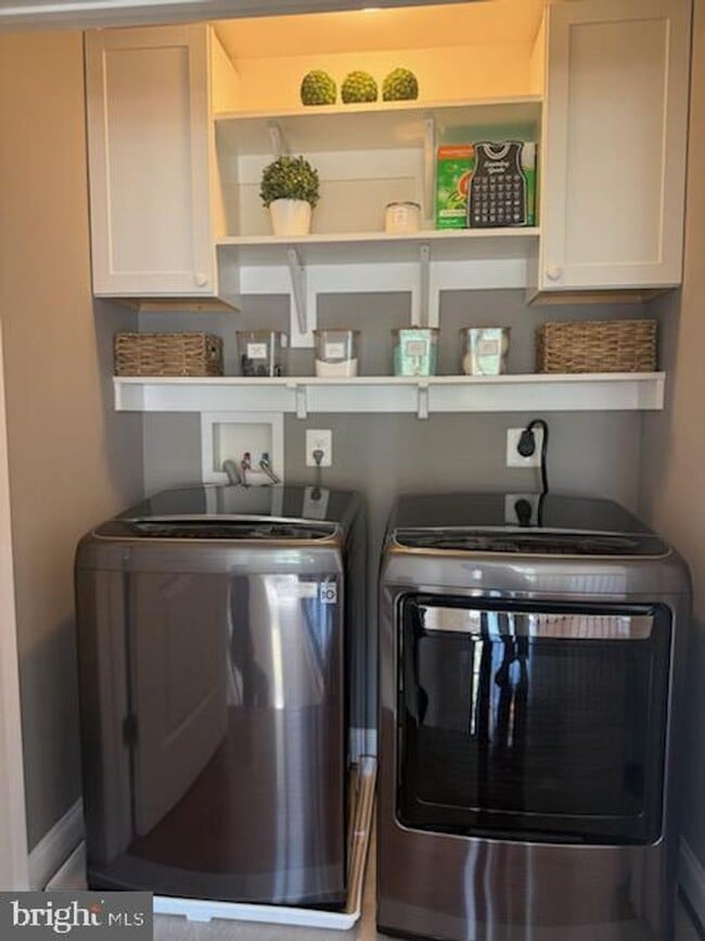 Photo - Beautiful, spacious colonial available for rent July 31st!