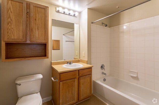 1BR, 1BA - 712SF - Artisan On the Bluff