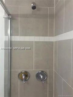 Photo - 725 NE 16th Ave Unit 725