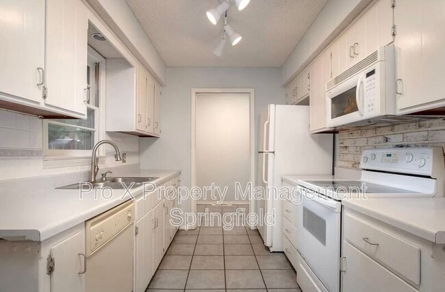 Photo - 1714 W Swan St